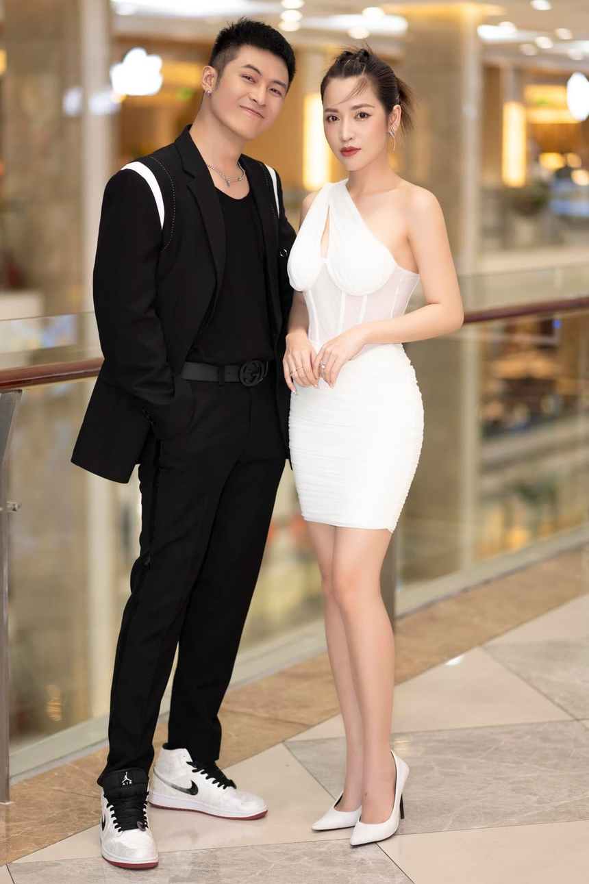 7 cặp đôi được 'đẩy thuyền' nhiệt tình năm 2022: Thuỳ Tiên - Quang Linh gây sốt, có người lộ luôn hint sống chung - Ảnh 7. 7 cặp đôi được 'đẩy thuyền' nhiệt tình năm 2022: Thuỳ Tiên - Quang Linh gây sốt, có người lộ luôn hint sống chung - Ảnh 7.