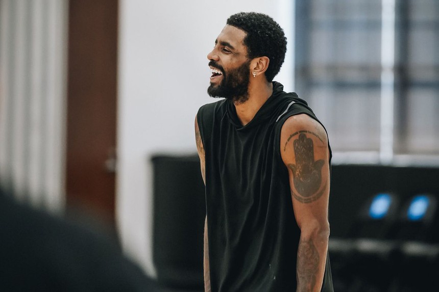 Bất ngờ với khoản tiền từ thiện âm thầm của Kyrie Irving 3 tháng vừa qua - Ảnh 2.