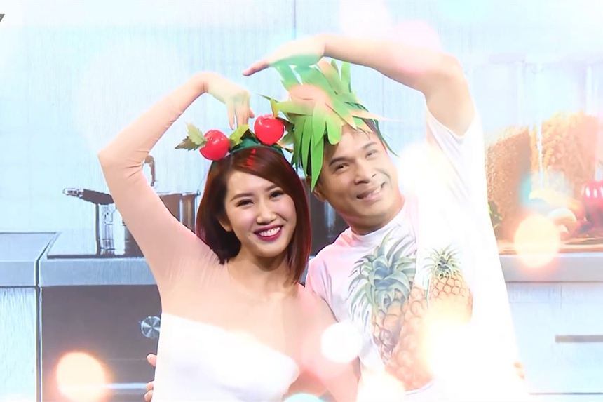 7 cặp đôi được 'đẩy thuyền' nhiệt tình năm 2022: Thuỳ Tiên - Quang Linh gây sốt, có người lộ luôn hint sống chung - Ảnh 12. 7 cặp đôi được 'đẩy thuyền' nhiệt tình năm 2022: Thuỳ Tiên - Quang Linh gây sốt, có người lộ luôn hint sống chung - Ảnh 12.