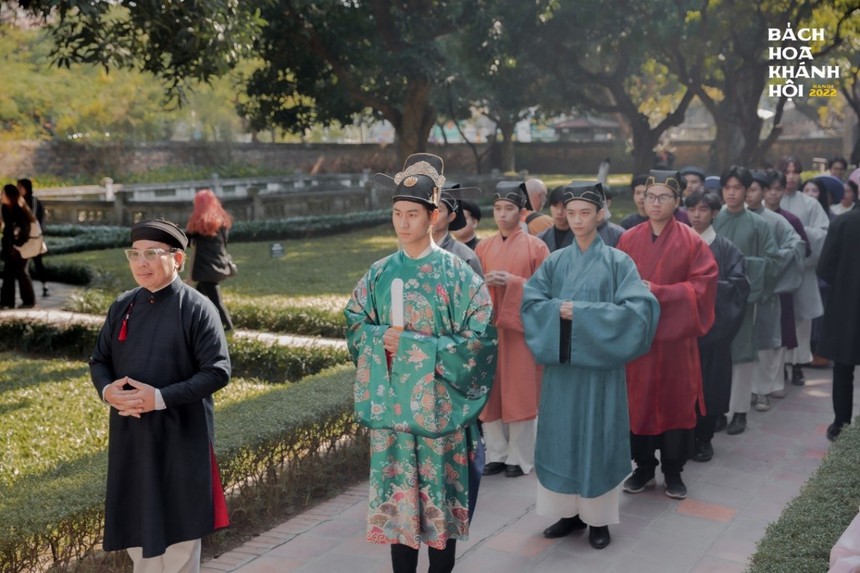 Làm gì để cổ phục 'bén rễ' vào đương đại? - Ảnh 4.