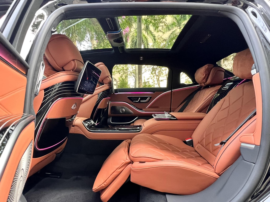 Phạm Trần Nhật Minh mua Mercedes-Maybach S 450 giá 8,2 tỷ đồng: Xe sang thứ tư được mua về trong 1 tháng - Ảnh 10. Phạm Trần Nhật Minh mua Mercedes-Maybach S 450 giá 8,2 tỷ đồng: Xe sang thứ tư được mua về trong 1 tháng - Ảnh 10.
