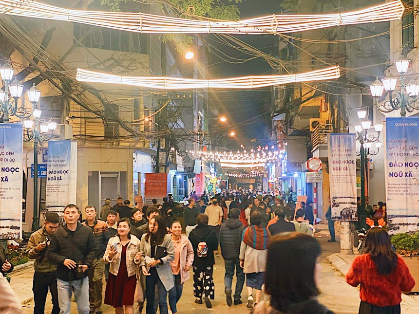 Khai trương phố ẩm thực đêm kết hợp đi bộ mới toanh ở Hà Nội: Có gì đặc sắc cho giới trẻ khám phá? - Ảnh 7. Khai trương phố ẩm thực đêm kết hợp đi bộ mới toanh ở Hà Nội: Có gì đặc sắc cho giới trẻ khám phá? - Ảnh 7.