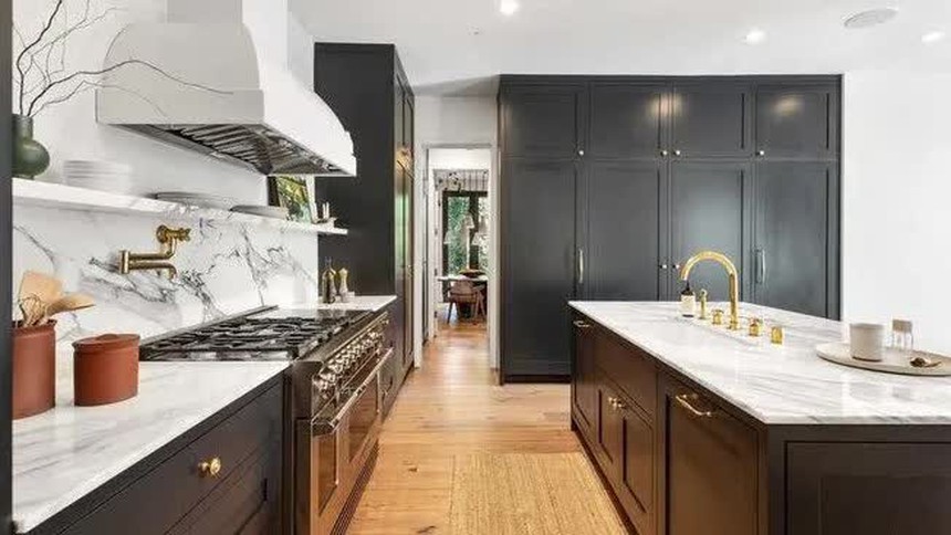 Ngôi sao Avatar từng bán toàn bộ tài sản, phải sống trong ô tô cho đến sở hữu khối tài sản hơn 700 tỷ, mua tặng vợ xe hơi 4,7 tỷ - Ảnh 7. Ngôi sao Avatar từng bán toàn bộ tài sản, phải sống trong ô tô cho đến sở hữu khối tài sản hơn 700 tỷ, mua tặng vợ xe hơi 4,7 tỷ - Ảnh 7.