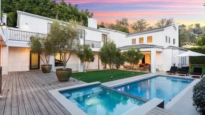 Ngôi sao Avatar từng bán toàn bộ tài sản, phải sống trong ô tô cho đến sở hữu khối tài sản hơn 700 tỷ, mua tặng vợ xe hơi 4,7 tỷ - Ảnh 4. Ngôi sao Avatar từng bán toàn bộ tài sản, phải sống trong ô tô cho đến sở hữu khối tài sản hơn 700 tỷ, mua tặng vợ xe hơi 4,7 tỷ - Ảnh 4.