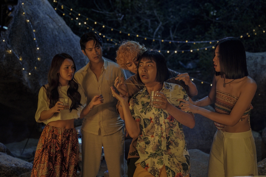 Đảo độc đắc – Tử mẫu thiên linh cái: Thảm họa điện ảnh chốt sổ năm 2022 - Ảnh 4. Đảo độc đắc – Tử mẫu thiên linh cái: Thảm họa điện ảnh chốt sổ năm 2022 - Ảnh 4.