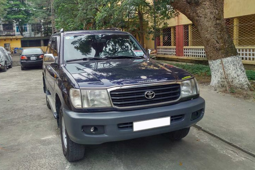 Bệnh viện thanh lý lô xe đã qua sử dụng: Giá từ 540 triệu đồng, có cả Toyota Land Cruiser - Ảnh 1.