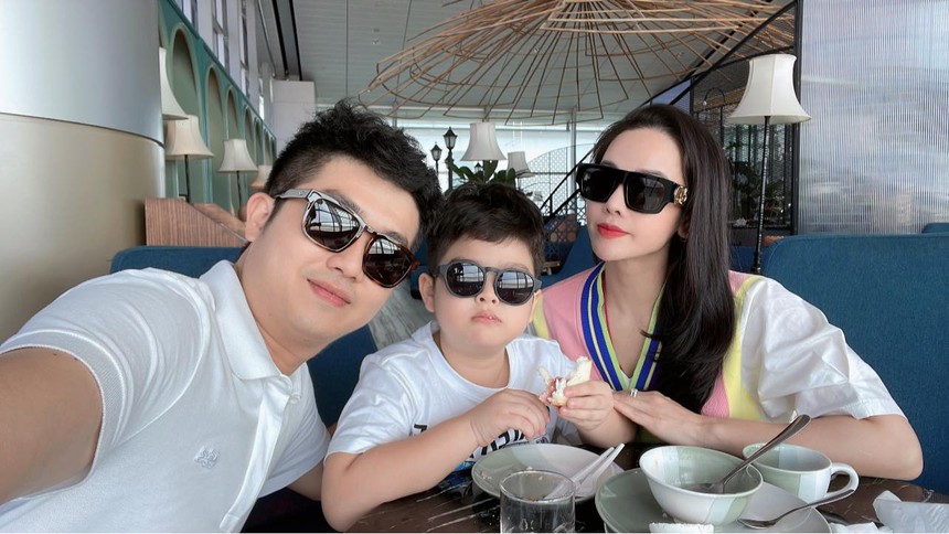 Nhật Kim Anh về Cần Thơ tặng quà Giáng sinh cho con trai, tiết lộ cách xưng hô gây chú ý với chồng cũ - Ảnh 6. Nhật Kim Anh về Cần Thơ tặng quà Giáng sinh cho con trai, tiết lộ cách xưng hô gây chú ý với chồng cũ - Ảnh 6.