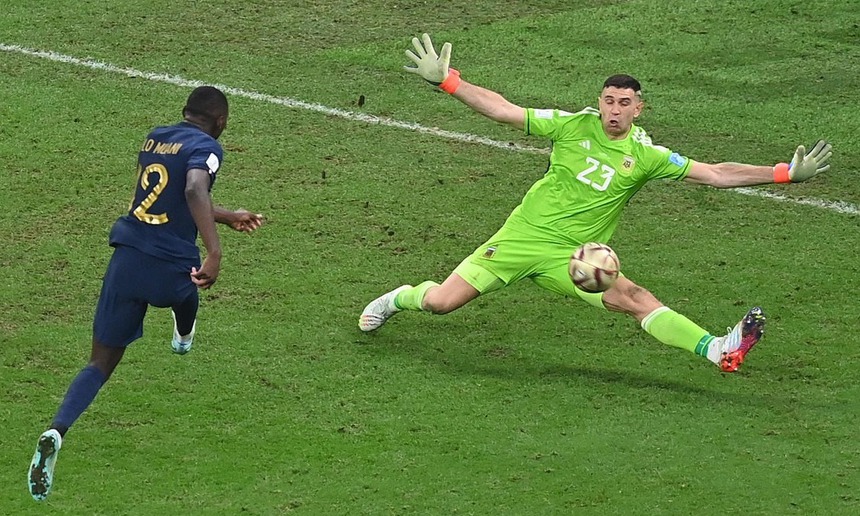 Báo Pháp: ‘Martinez là cầu thủ Argentina bị ghét nhất’ - Ảnh 3.