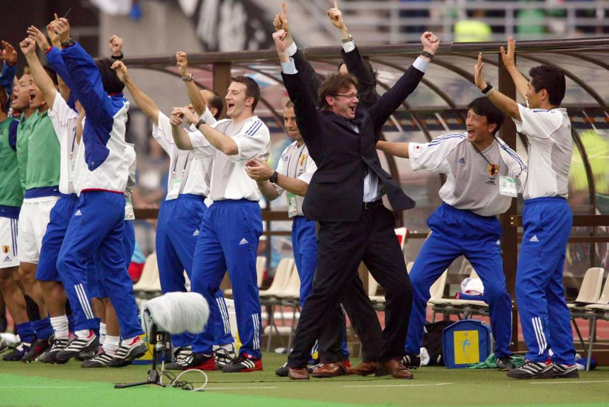 Tin nóng bóng đá Việt 31/12: AFC nhắc kỷ niệm đẹp của HLV Troussier, tuyển thủ Việt Nam giải nghệ - Ảnh 2.