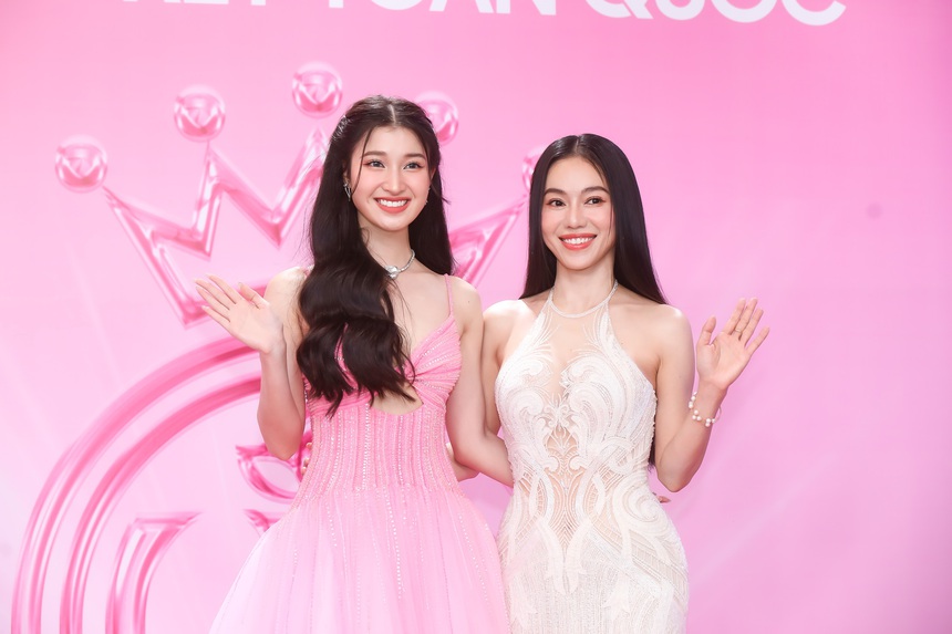 Thảm đỏ chung kết Hoa hậu Việt Nam: Đỗ Hà sang chảnh, Đoàn Thiên Ân - Lương Thuỳ Linh cùng dàn mỹ nhân cực 'chặt chém' - Ảnh 19.