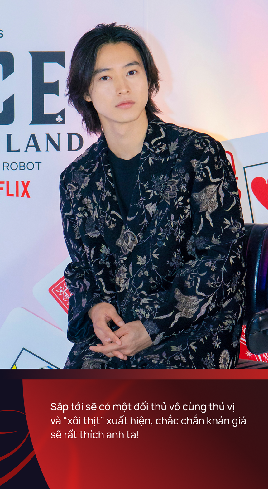 Độc quyền - Kento Yamazaki tiết lộ mối quan hệ với nữ chính Alice in Borderland: Đó là sức mạnh của tình yêu! - Ảnh 2. Độc quyền - Kento Yamazaki tiết lộ mối quan hệ với nữ chính Alice in Borderland: Đó là sức mạnh của tình yêu! - Ảnh 2.