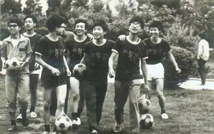 Cái kết buồn của những thiên tài từng được vào lớp học "thần đồng" ở Trung Quốc: Người bị bệnh tâm thần, người phải xuất gia đi tu gì quá áp lực - Ảnh 1. Cái kết buồn của những thiên tài từng được vào lớp học "thần đồng" ở Trung Quốc: Người bị bệnh tâm thần, người phải xuất gia đi tu gì quá áp lực - Ảnh 1.