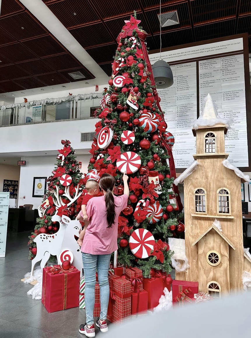 Gia đình Hà Hồ, Đoan Trang và loạt sao Việt khoe khoảnh khắc đáng yêu mùa Giáng sinh  - Ảnh 5.