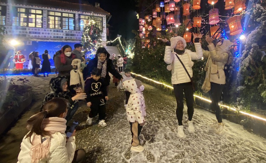 Đến Lào Cai trong mùa Đông: Trải nghiệm du lịch 'ôn đới trong lòng nhiệt đới' - Ảnh 1. Đến Lào Cai trong mùa Đông: Trải nghiệm du lịch 'ôn đới trong lòng nhiệt đới' - Ảnh 1.