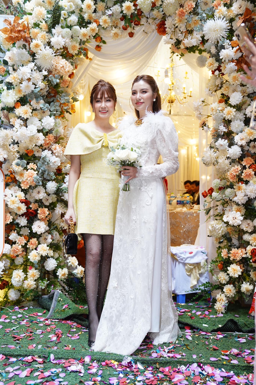 1 sao nữ Vbiz bất ngờ lên xe hoa ngày Giáng sinh - Ảnh 3.