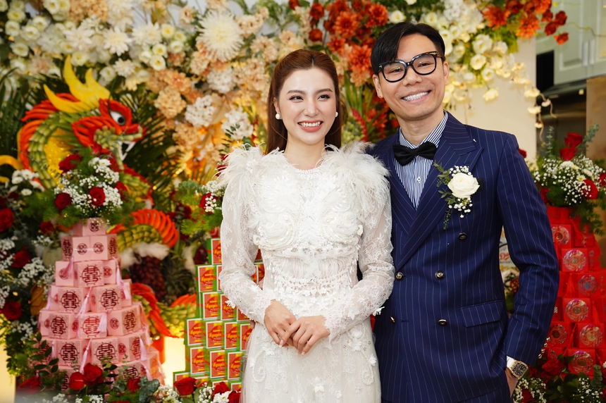 1 sao nữ Vbiz bất ngờ lên xe hoa ngày Giáng sinh - Ảnh 2.