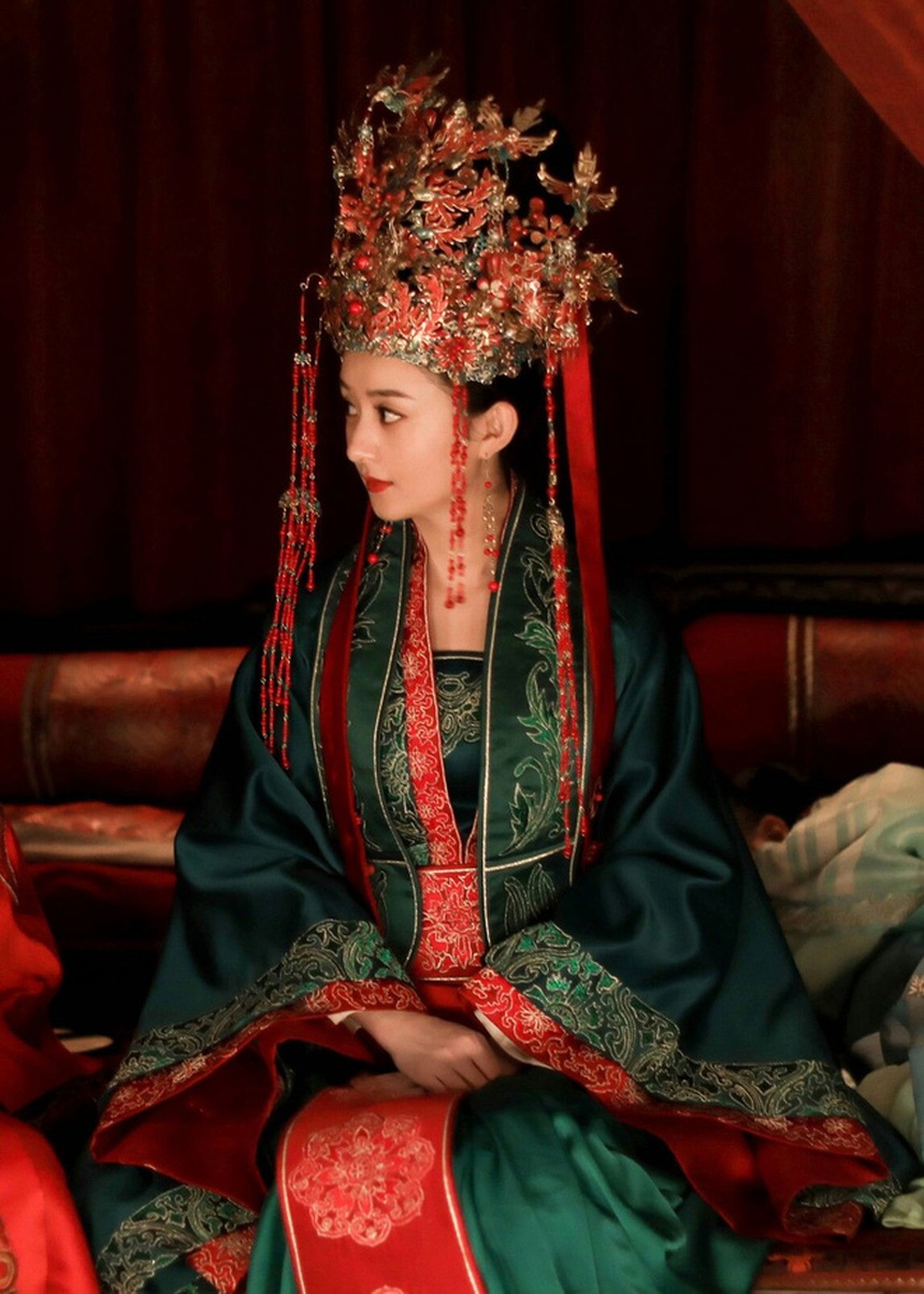 Triệu Lộ Tư đích thị là 'bà hoàng đạo nhái' cổ trang thế hệ mới: Hết Triệu Lệ Dĩnh đến mỹ nhân này 'dính chưởng'? - Ảnh 5.