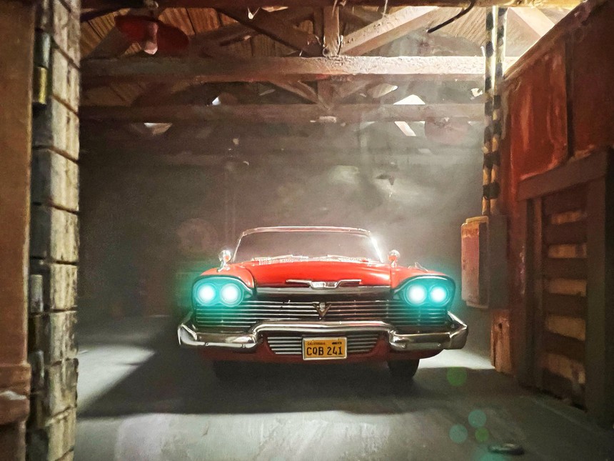 Cậu bé nổi tiếng vì chụp ảnh xe đồ chơi như xe thật - Ảnh 9. Cậu bé nổi tiếng vì chụp ảnh xe đồ chơi như xe thật - Ảnh 9.