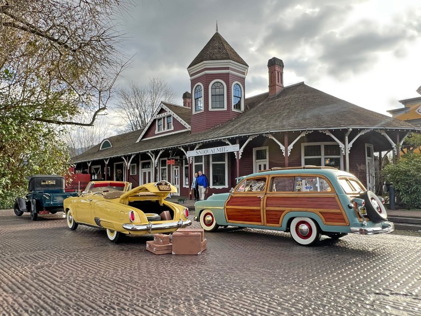 Cậu bé nổi tiếng vì chụp ảnh xe đồ chơi như xe thật - Ảnh 11. Cậu bé nổi tiếng vì chụp ảnh xe đồ chơi như xe thật - Ảnh 11.