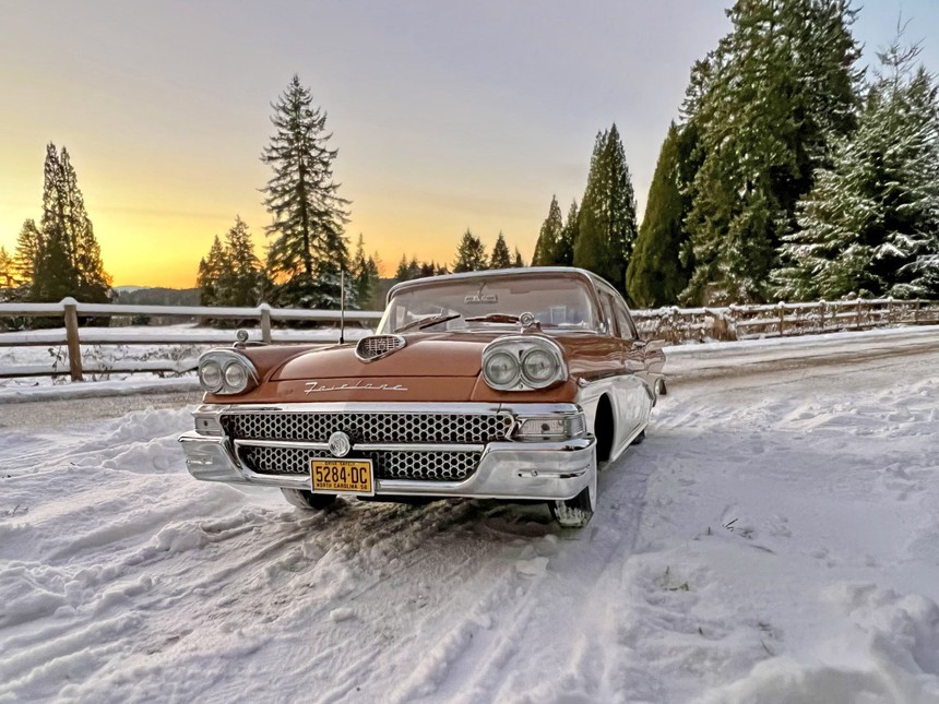 Cậu bé nổi tiếng vì chụp ảnh xe đồ chơi như xe thật - Ảnh 6. Cậu bé nổi tiếng vì chụp ảnh xe đồ chơi như xe thật - Ảnh 6.