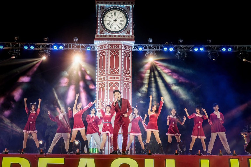 Dàn sao Nam – Bắc hội tụ ở Móng Cái – Quảng Ninh - Ảnh 1. Dàn sao Nam – Bắc hội tụ ở Móng Cái – Quảng Ninh - Ảnh 1.