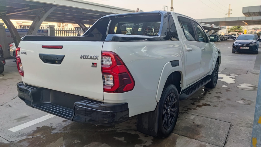 Đại lý chào bán Toyota Hilux GR Sport độc nhất Việt Nam: Giá 1,1 tỷ đồng, ngang tầm Ranger Raptor - Ảnh 5.