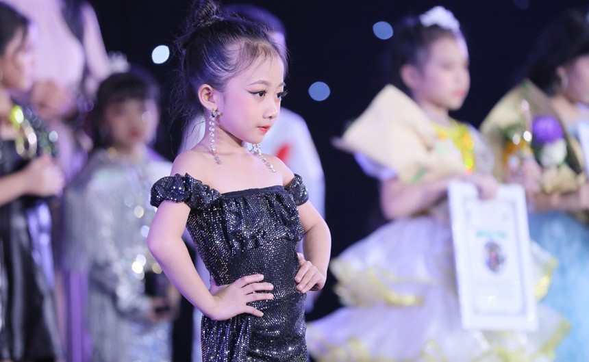Vũ Ngọc Thanh Trà trở thanh Quán quân Người mẫu nhí Việt Nam 2022 - Ảnh 2.