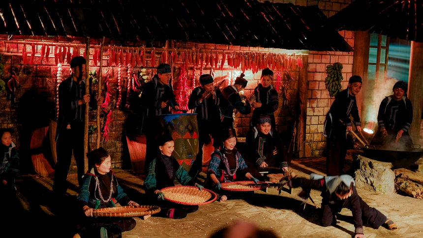 Vở diễn thực cảnh 'The Mong show - Sa Pa lặng lẽ yêu': 'The Mong show…' - Diễn mà như không diễn - Ảnh 2.