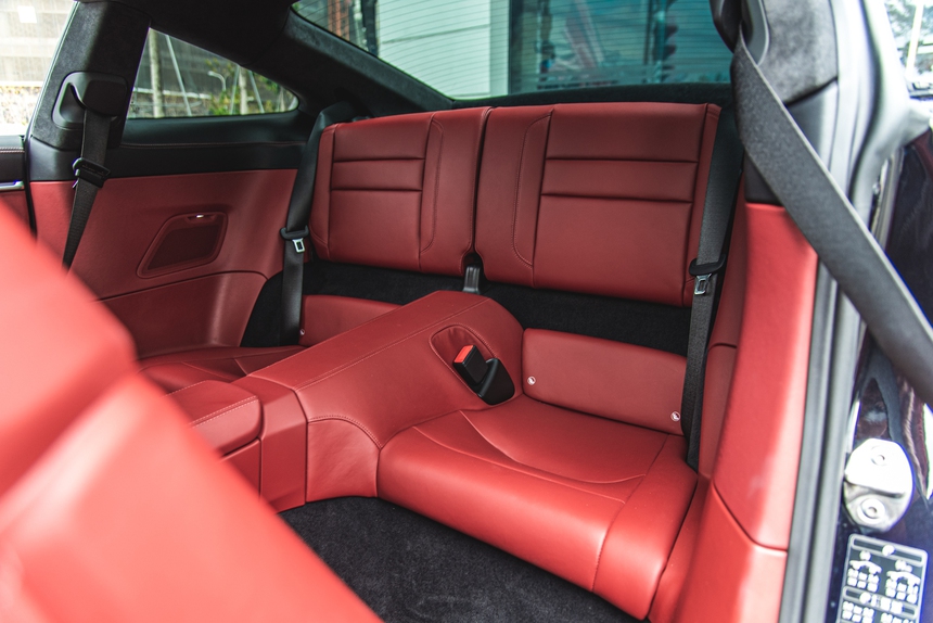 Porsche 911 Carrera S 'hàng lướt' chào bán 9,5 tỷ đồng: Chủ cũ chịu lỗ tới 2 tỷ, bằng tiền option đặt hàng - Ảnh 15.