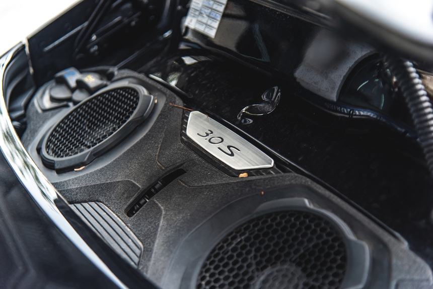 Porsche 911 Carrera S 'hàng lướt' chào bán 9,5 tỷ đồng: Chủ cũ chịu lỗ tới 2 tỷ, bằng tiền option đặt hàng - Ảnh 16.