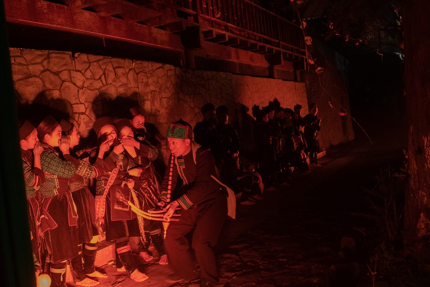 Vở diễn thực cảnh 'The Mong show - Sa Pa lặng lẽ yêu': 'The Mong show…' - Diễn mà như không diễn - Ảnh 5.