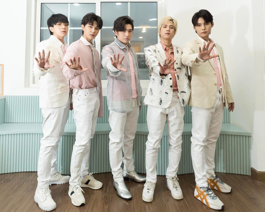 Uni5 - Nhóm nhạc nam của Ông Cao Thắng: Quá nhiều bất ổn, sao còn chưa tan rã? - Ảnh 4.