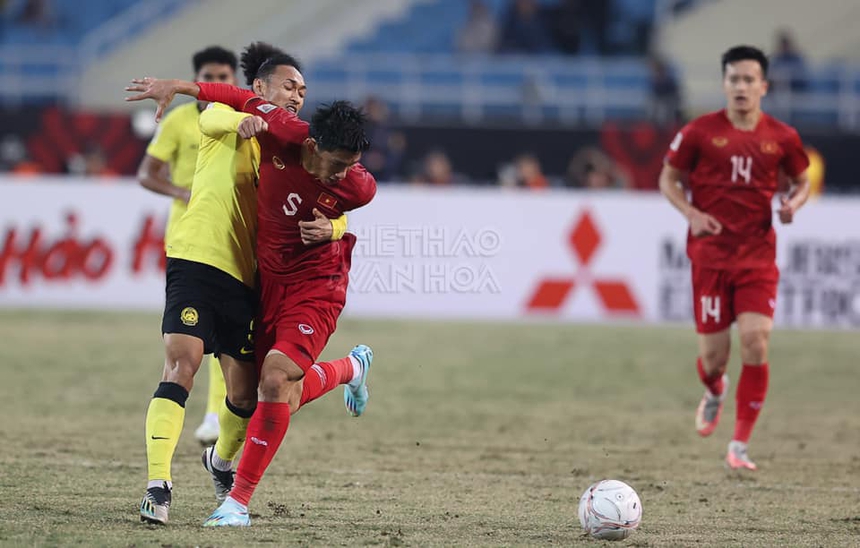 Nếu có VAR, Văn Hậu có bị đuổi khỏi sân ở trận gặp Malaysia? - Ảnh 2.