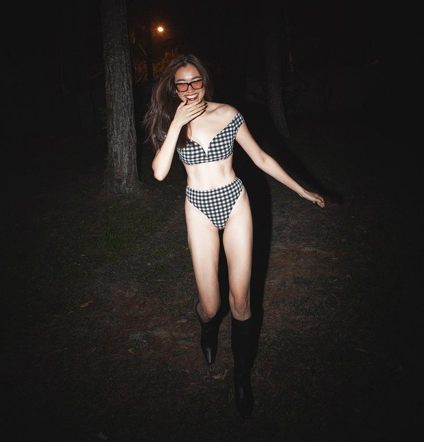 Mặc bikini giữa trời rét như cắt thịt, lẽ nào dàn Hoa - Á hậu này đang 'đánh đu' theo team 'It Girls' quốc tế? - Ảnh 1. Mặc bikini giữa trời rét như cắt thịt, lẽ nào dàn Hoa - Á hậu này đang 'đánh đu' theo team 'It Girls' quốc tế? - Ảnh 1.