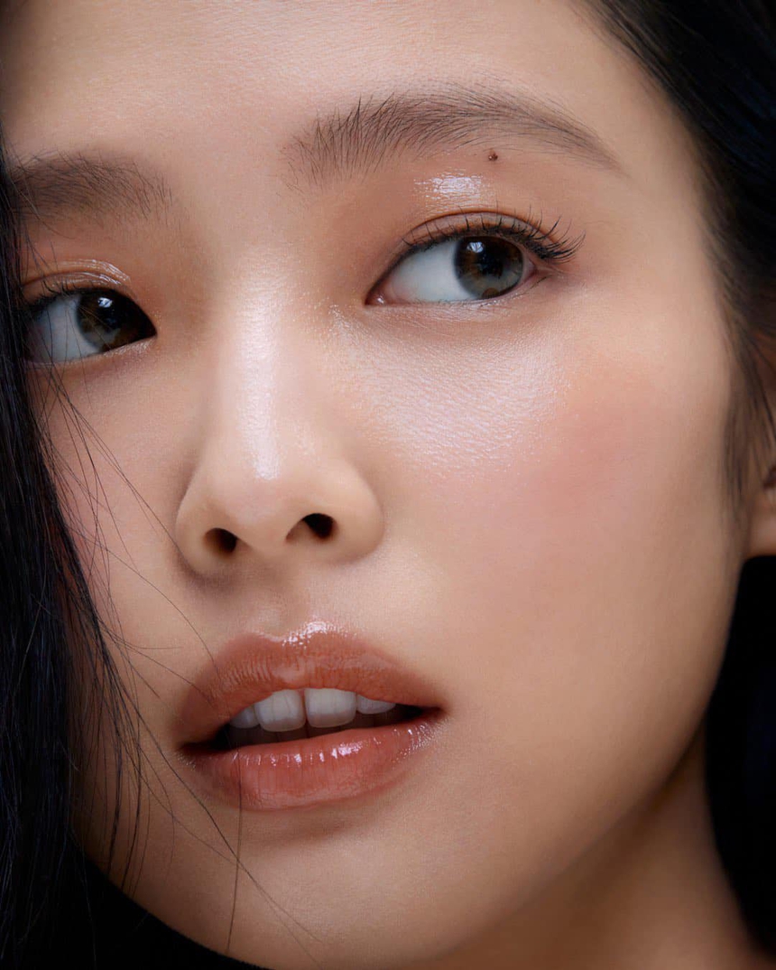 Jennie Blackpink đẹp 'điên đảo' trong bộ ảnh quảng cáo mỹ phẩm mới nhất - Ảnh 3. Jennie Blackpink đẹp 'điên đảo' trong bộ ảnh quảng cáo mỹ phẩm mới nhất - Ảnh 3.