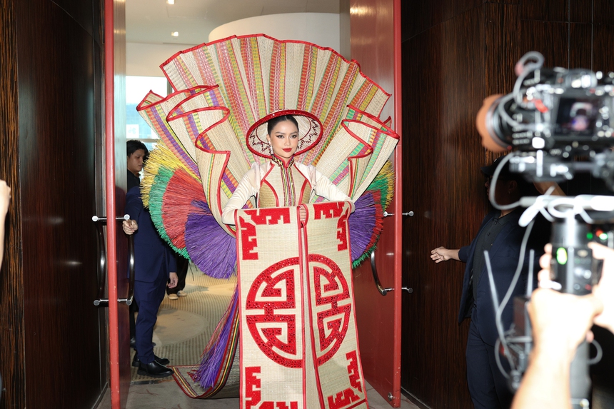 'Chiếu Cà Mau' của Ngọc Châu được đổi họa tiết sau nhiều tranh cãi, biểu tượng đã 'Việt Nam' hơn! - Ảnh 1.