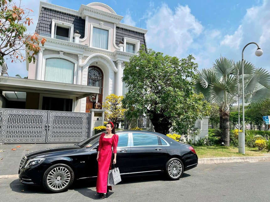 Cơ ngơi nhà chồng Bảo Thy: Biệt thự 2 mặt tiền, đến mùa lễ hội là gây choáng bởi 1 điều - Ảnh 13. Cơ ngơi nhà chồng Bảo Thy: Biệt thự 2 mặt tiền, đến mùa lễ hội là gây choáng bởi 1 điều - Ảnh 13.