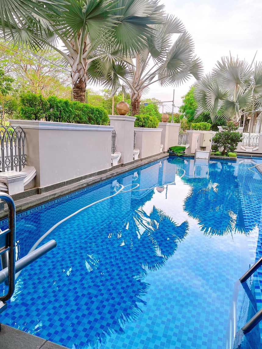 Cơ ngơi nhà chồng Bảo Thy: Biệt thự 2 mặt tiền, đến mùa lễ hội là gây choáng bởi 1 điều - Ảnh 2. Cơ ngơi nhà chồng Bảo Thy: Biệt thự 2 mặt tiền, đến mùa lễ hội là gây choáng bởi 1 điều - Ảnh 2.