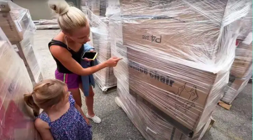 Cặp vợ chồng kiếm bộn tiền từ "hàng bị bom": Thu mua đồ người khác không cần để thu lãi hàng trăm triệu đồng - Ảnh 4.