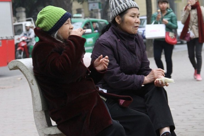 Những lưu ý trong phòng bệnh đường hô hấp cho người cao tuổi khi trời lạnh - Ảnh 2.