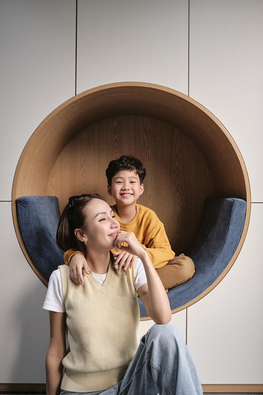 Dùng 200 triệu "hô biến" không gian phòng ngủ siêu lớn, trống trải của cậu bé 8 tuổi trở nên ấm cúng hơn - Ảnh 2.