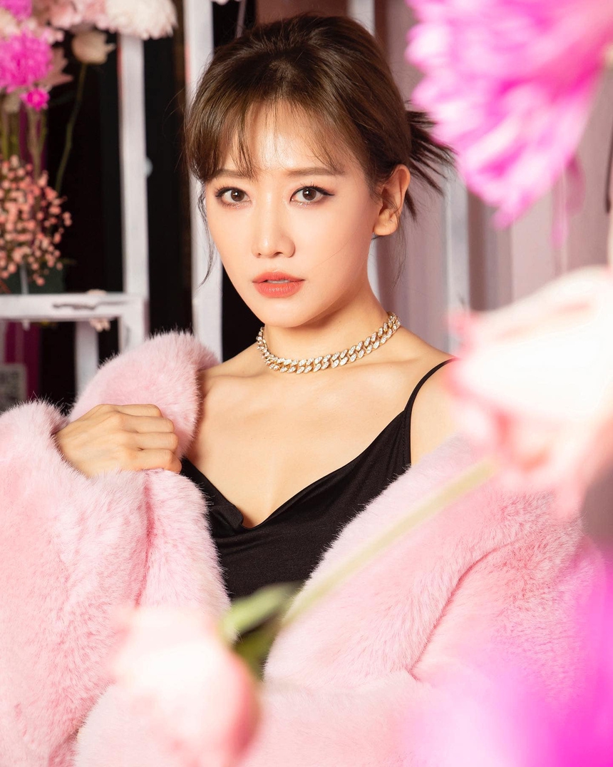 Tình trạng sức khoẻ đáng lo của Hari Won sau 4 tháng trị liệt nửa mặt  - Ảnh 3.