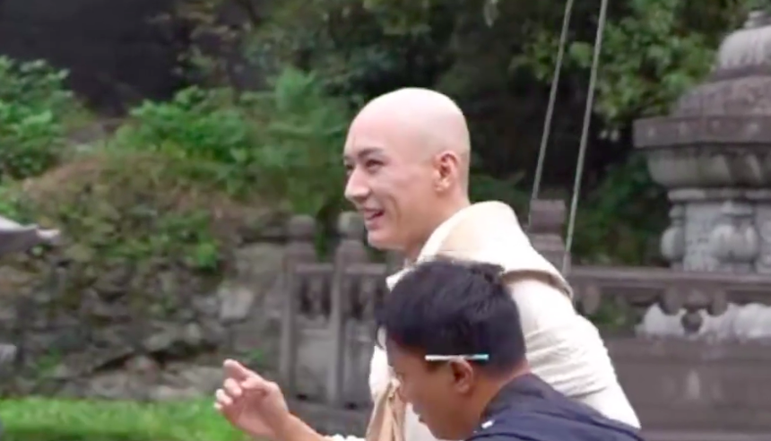 Nhan sắc thực của Lưu Học Nghĩa ở 'Thiếu niên ca hành': Đẹp trai mê mẩn là nhờ photoshop quá đà? - Ảnh 3.