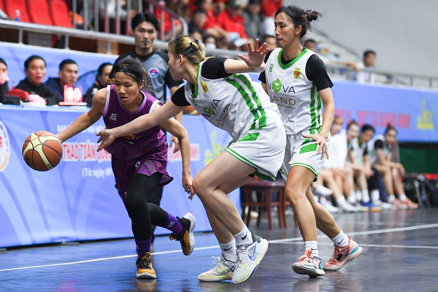 Hủy diệt Cần Thơ, TP.HCM bảo vệ thành công chức vô địch - Ảnh 2. Hủy diệt Cần Thơ, TP.HCM bảo vệ thành công chức vô địch - Ảnh 2.