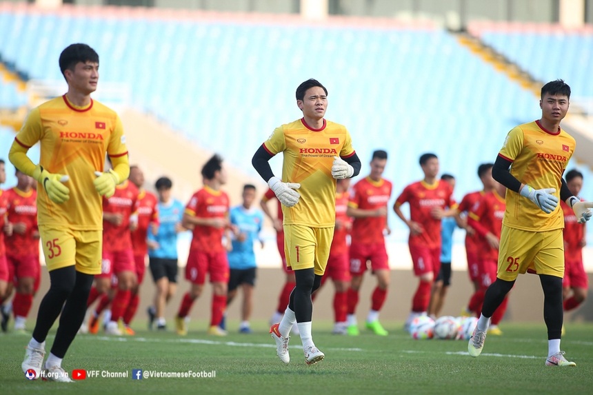 Bóng đá Việt Nam trưa ngày 3/12: Tuyển Việt Nam tập buổi đầu tại Vũng Tàu - Ảnh 5.