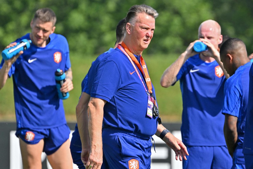 Tin nóng World Cup hôm nay 3/12: Suarez tố FIFA chống lại Uruguay - Ảnh 3. Tin nóng World Cup hôm nay 3/12: Suarez tố FIFA chống lại Uruguay - Ảnh 3.