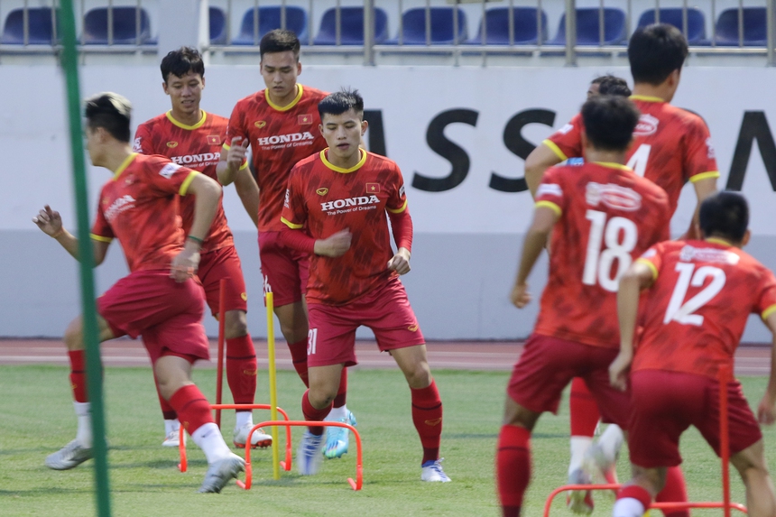 Thành Chung, Tiến Dũng tập riêng, Văn Khang cười ngượng trước đàn anh trong buổi tập - Ảnh 4. Thành Chung, Tiến Dũng tập riêng, Văn Khang cười ngượng trước đàn anh trong buổi tập - Ảnh 4.