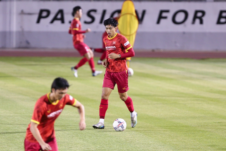 Thành Chung, Tiến Dũng tập riêng, Văn Khang cười ngượng trước đàn anh trong buổi tập - Ảnh 7. Thành Chung, Tiến Dũng tập riêng, Văn Khang cười ngượng trước đàn anh trong buổi tập - Ảnh 7.