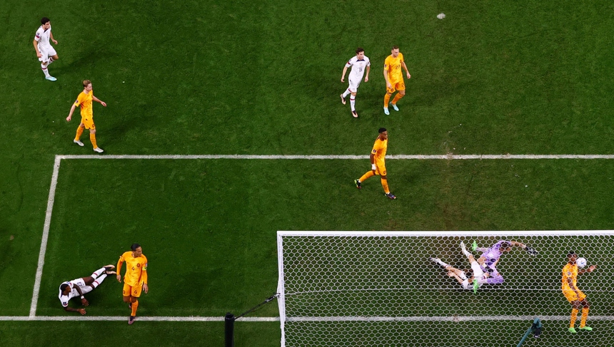 Chiêm ngưỡng bàn thẳng vi diệu của Haji Wright tại World Cup 2022 - Ảnh 3.