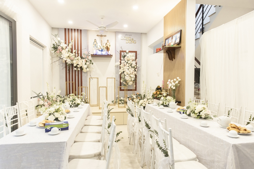 Lễ vu quy vợ chồng Á hậu Thùy Dung: Visual cô dâu chú rể "mười điểm", dàn bê tráp toàn mỹ nhân đình đám - Ảnh 8. Lễ vu quy vợ chồng Á hậu Thùy Dung: Visual cô dâu chú rể "mười điểm", dàn bê tráp toàn mỹ nhân đình đám - Ảnh 8.